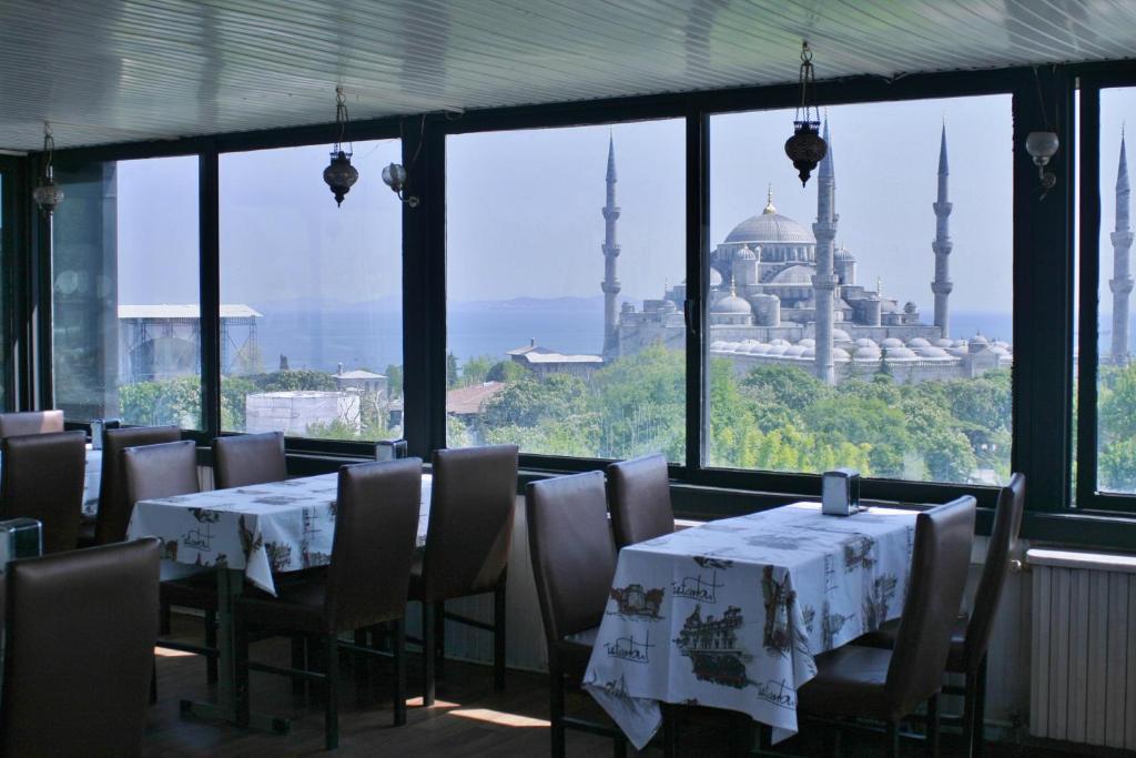 Esra Sultan Petrol Hotel Стамбул Номер фото